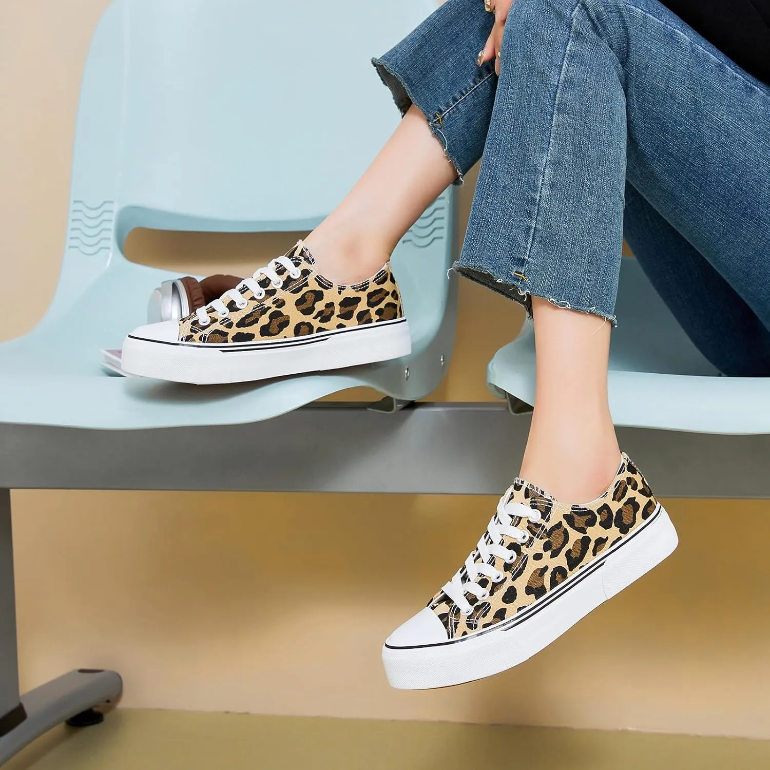 hash bubbie White Sneakers for Women Low Top Canvas Shoes Womens Canvas Sneakers Women's Fashion Sneakers Slip on Casual Tennis Shoes