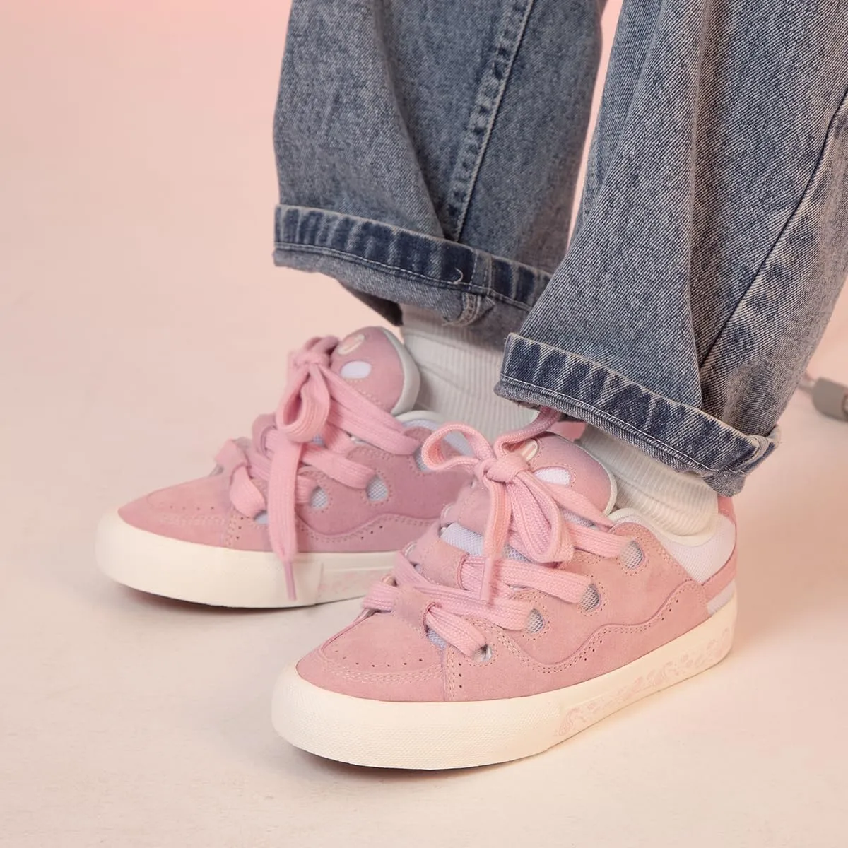 Skate Shoes Lace-up Skateboarding Shoes Mens Skateboard Shoes Low Top Sneakers Skate Shoes for Men Women