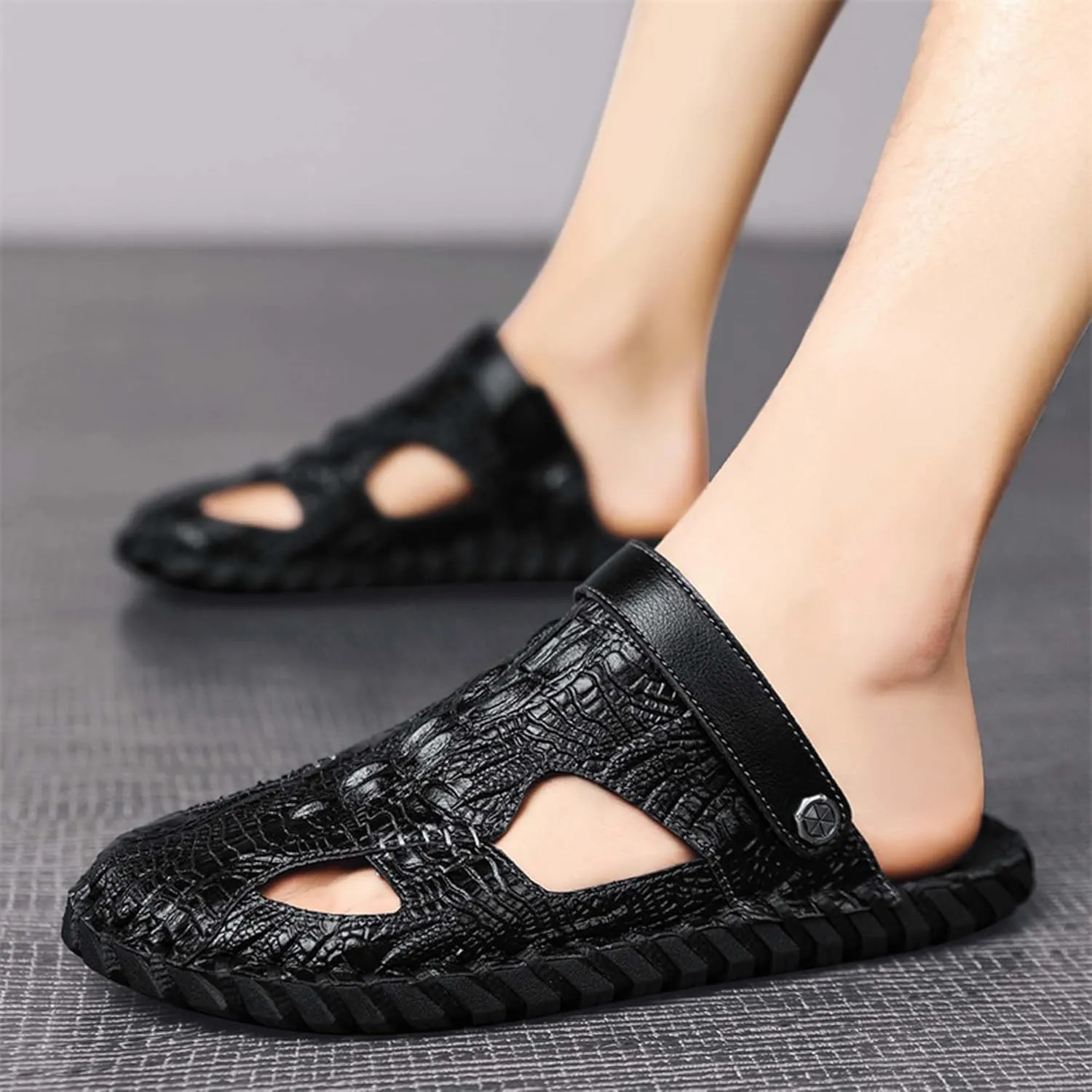 Summer men's casual breathable comfortable lightweight soft handcrafted crocodile pattern fashion sandals slippers two-layer cowhide